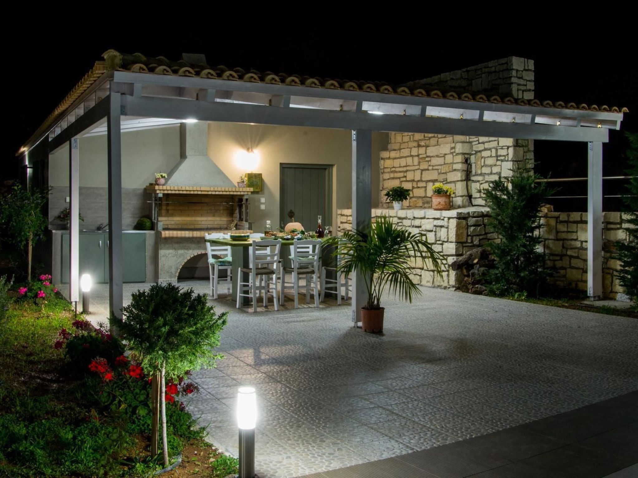 Familienvilla mit Panoramapool und Panoramablick-Image-tags.info