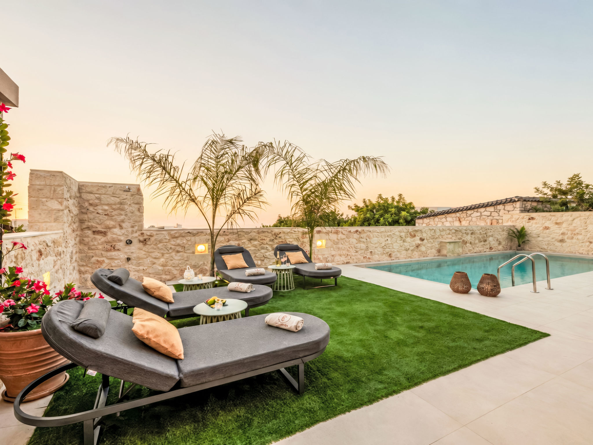 Lithos Fos - Outside