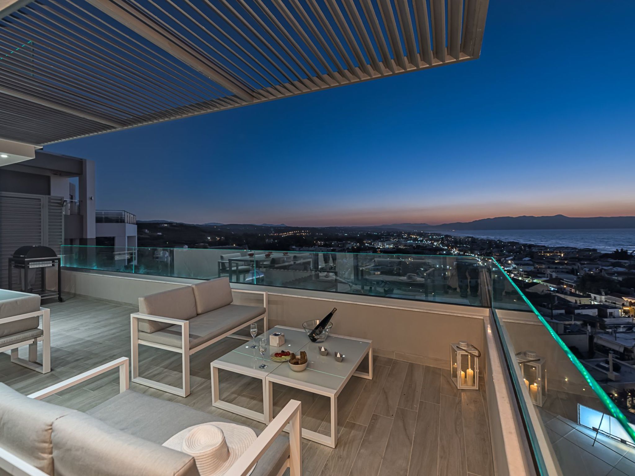 Für 8 Personen ca. 125 m&sup2; in Platanias, Kreta (West-Kreta)-Drinnen