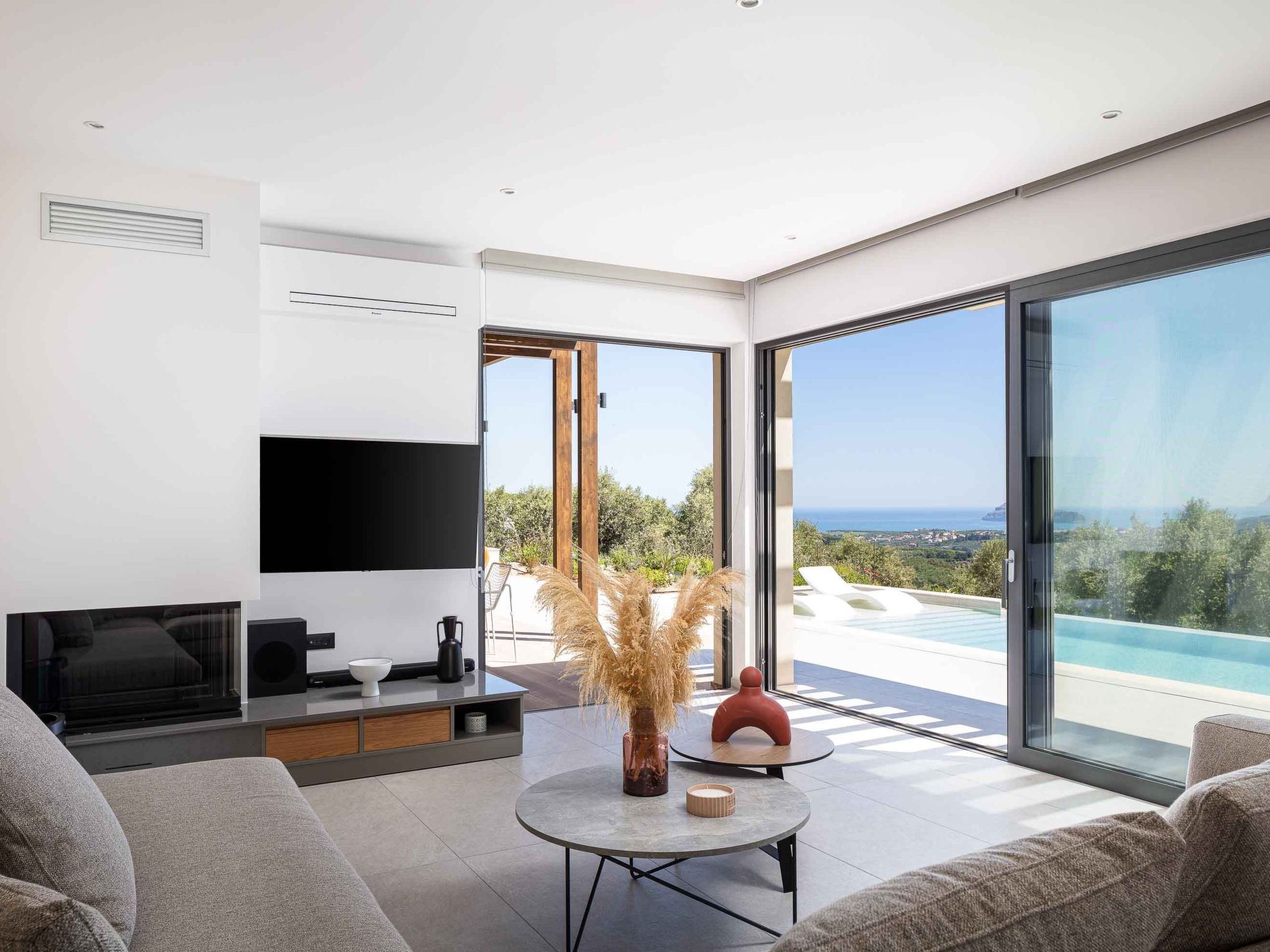 Villa Aglaea - Salzwasser-Pool und atemberaubender Meerblick-Binnen