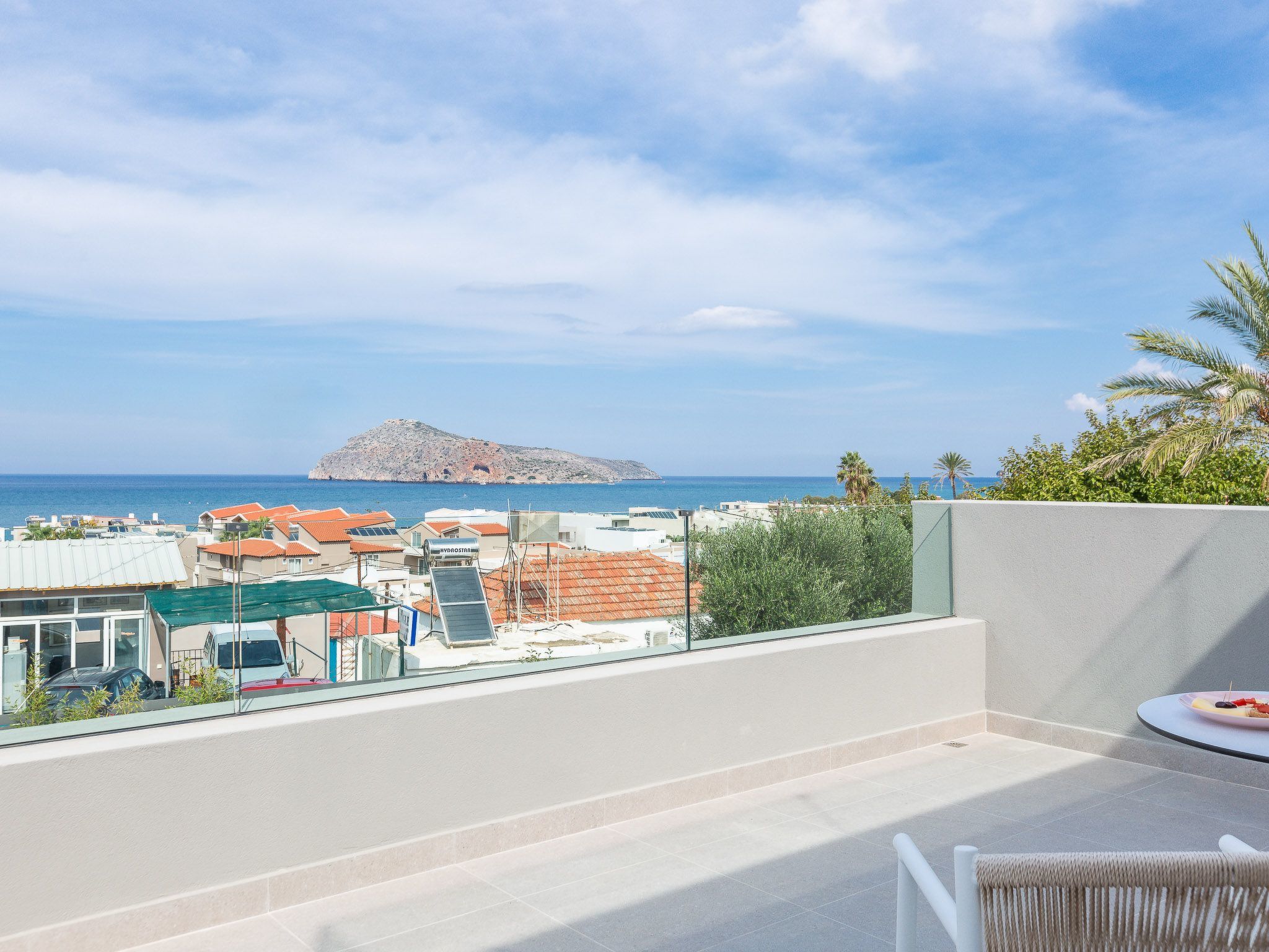 Villa mit beheiztem Pool in der Nähe von Strand und Geschäften