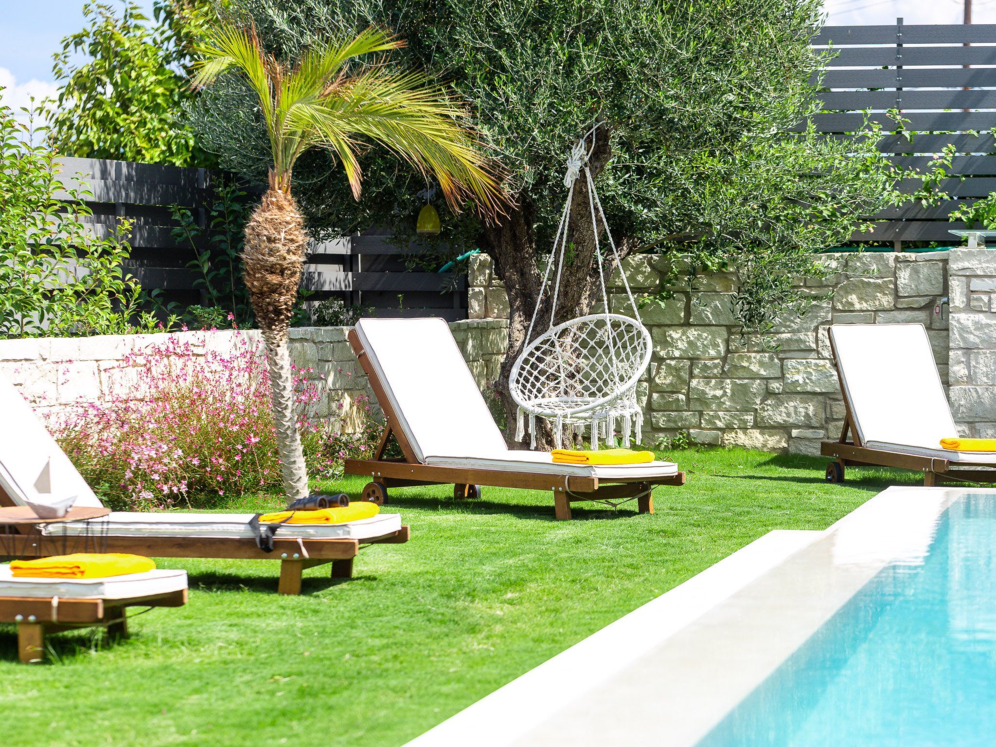 Villa mit beheiztem Pool in der Nähe von Strand und Geschäften-Image-tags.info