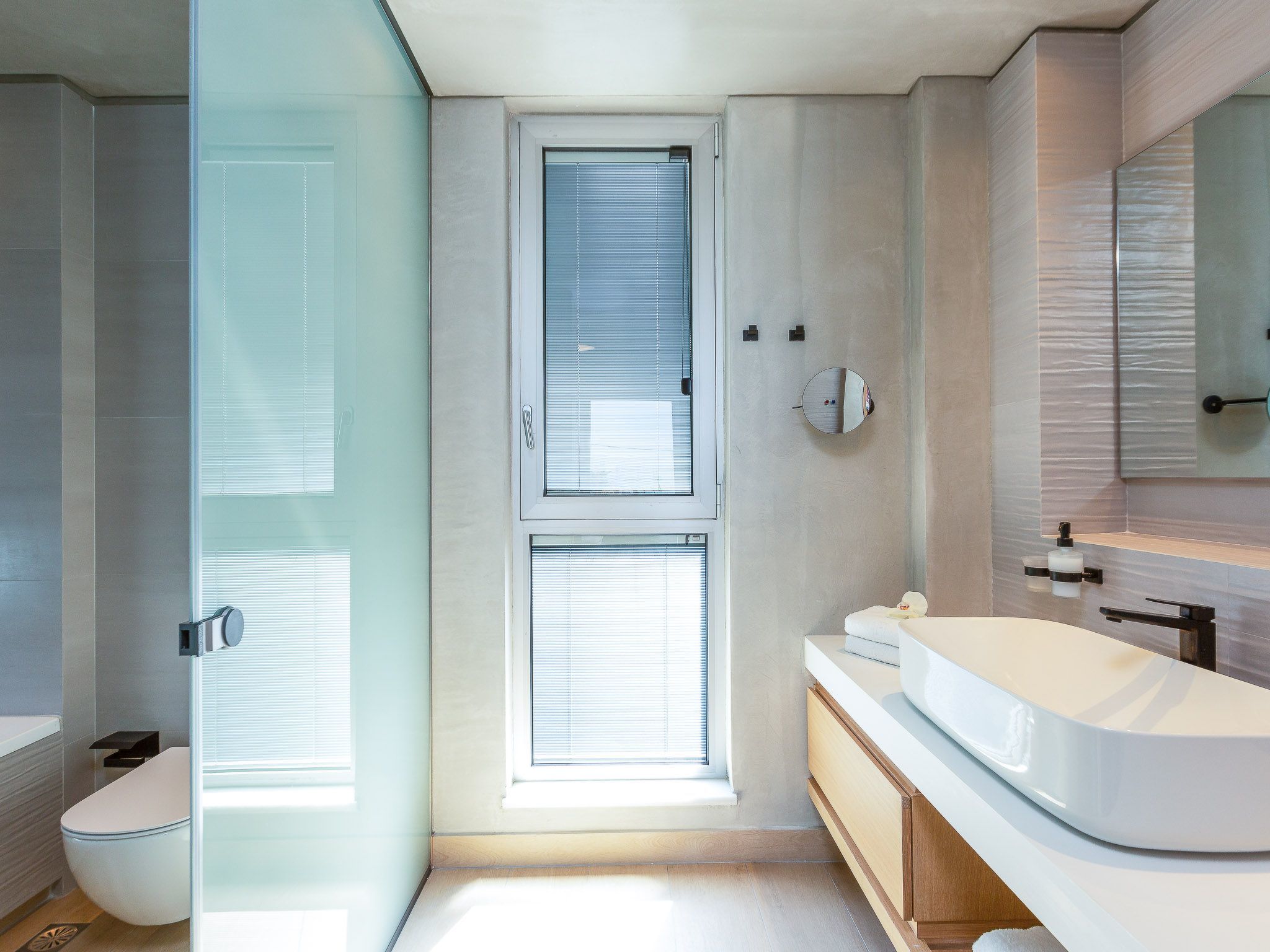 Villa mit beheiztem Pool in der Nähe von Strand und Geschäften-Image-tags.info