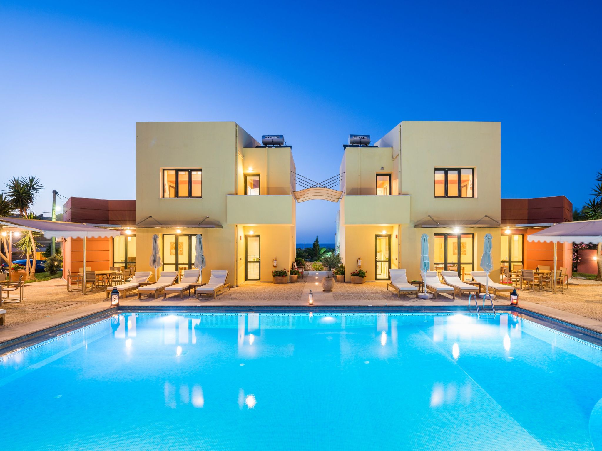3 Villas around a pool, in a villas complex of 4 villas .
Daphnis Villas is located in the area of Pyrgos Psilonerou, Crete, after a 15-20 minutes driving, 15 km West of the city of Chania.
In a 200..