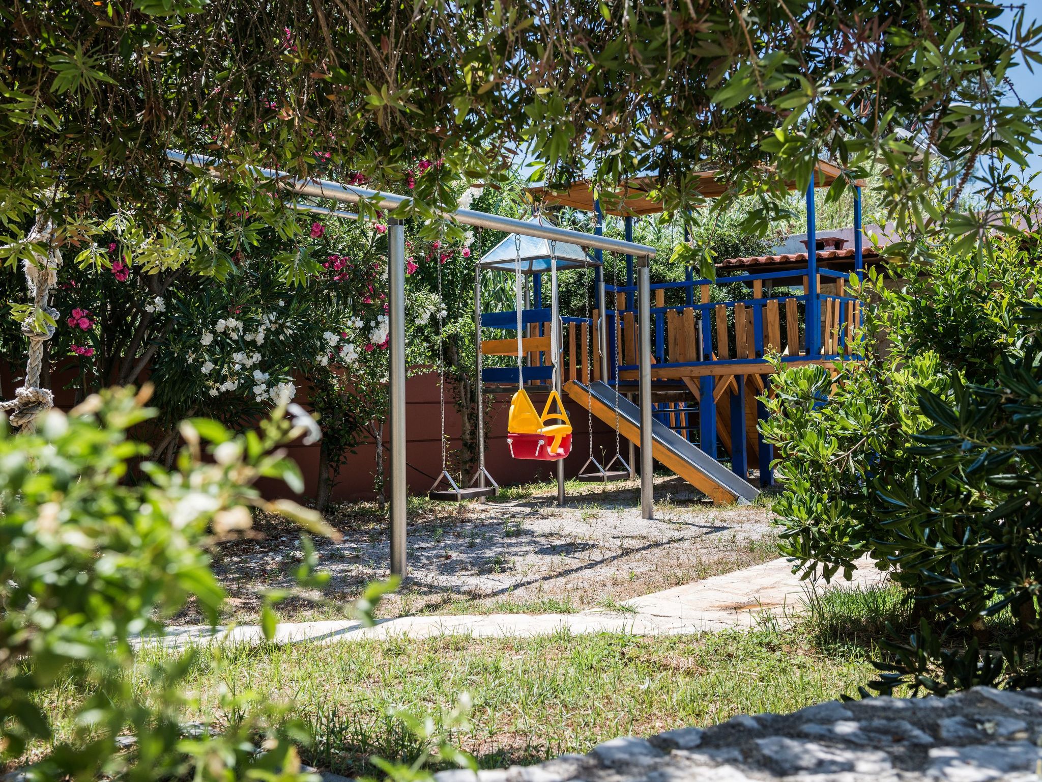 Mit gemeinschaftlichem Pool-Inside