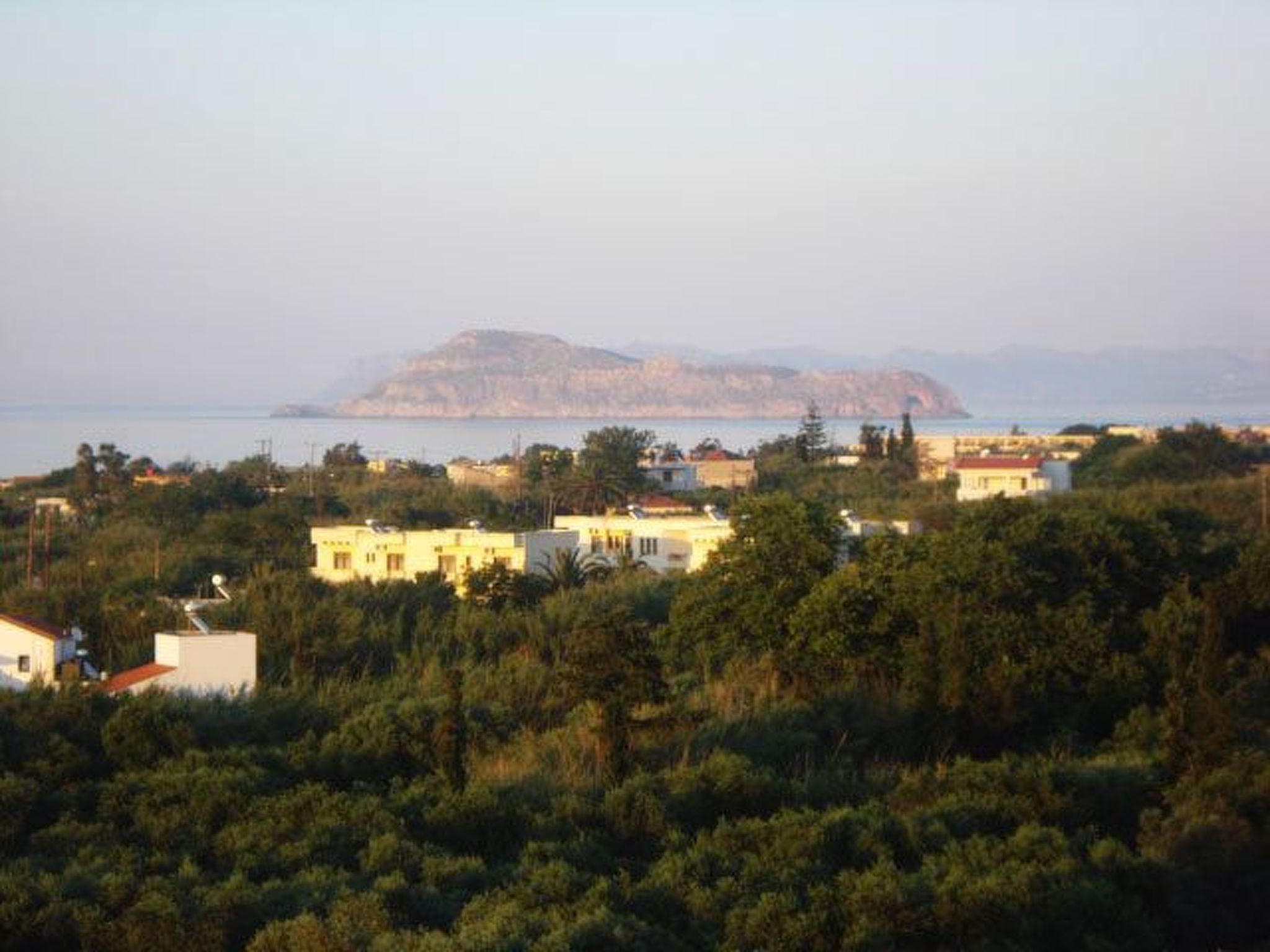 Haus in Maleme mit Außenpool-Draußen