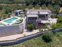 Ferienvilla mit Garten, Grill und Terrasse