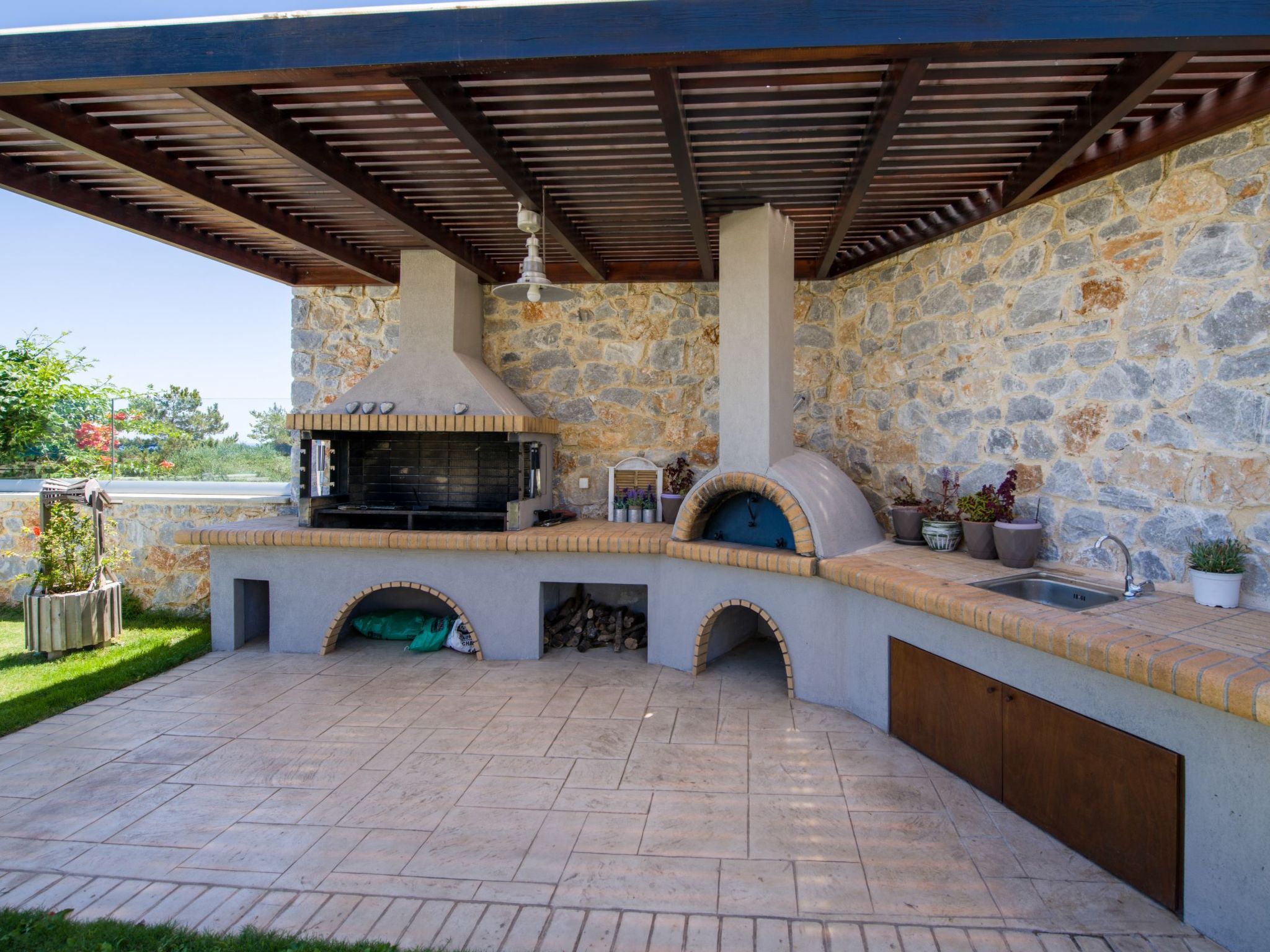 Ferienvilla mit Garten, Grill und Terrasse-Image-tags.info