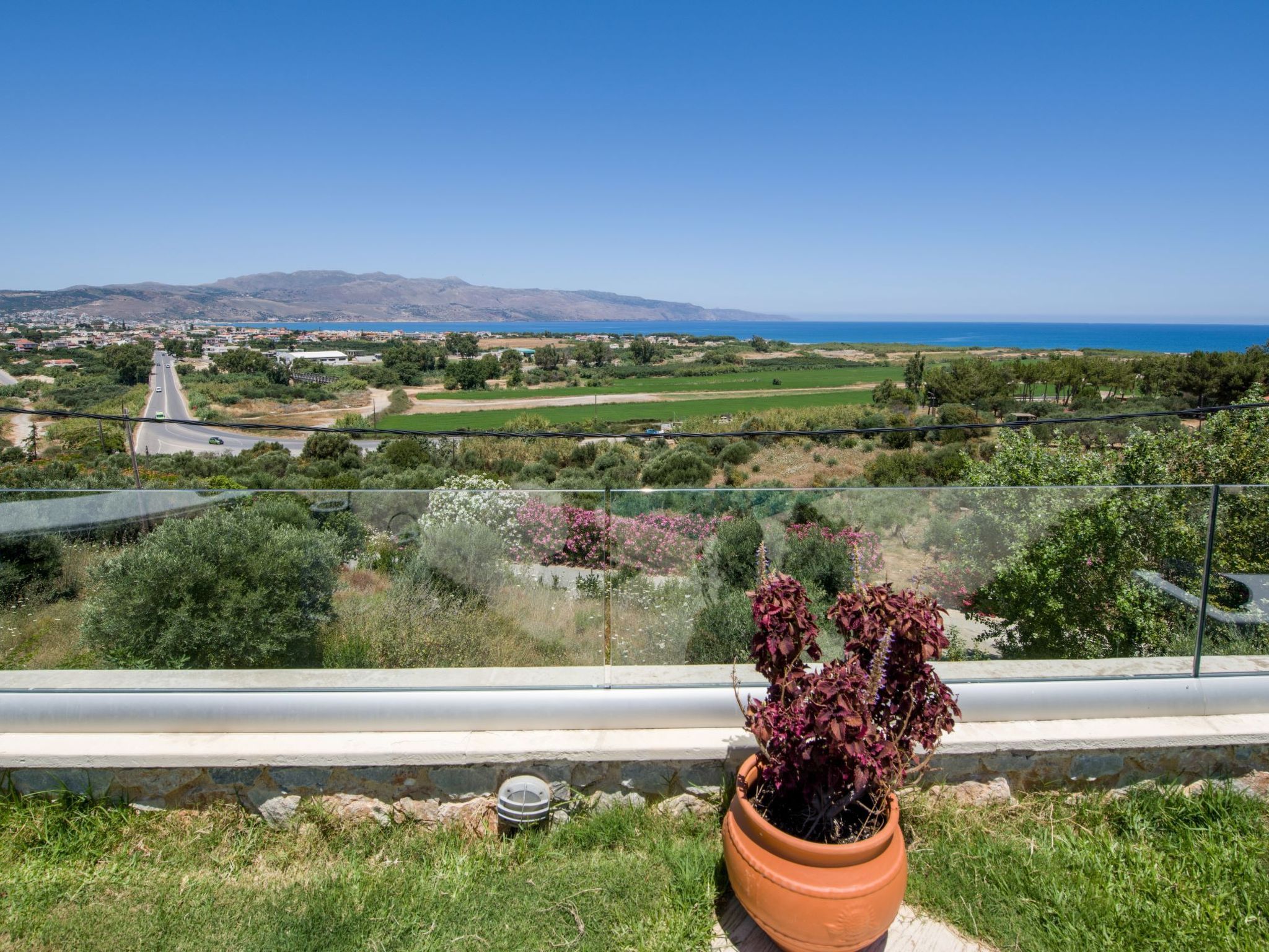 Ferienvilla mit Garten, Grill und Terrasse-Image-tags.info