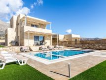 Elegante Villa an der Küste mit privatem Pool