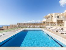 Elegante Villa an der Küste mit privatem Pool
