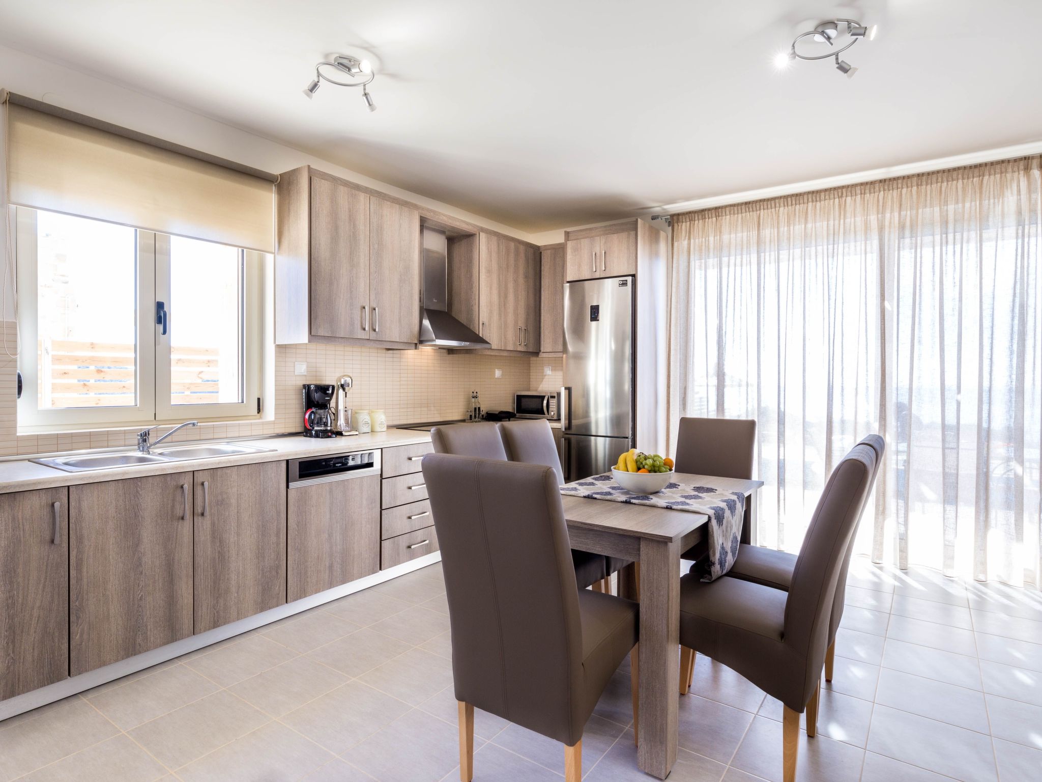 Elegante Villa an der Küste mit privatem Pool-Drinnen