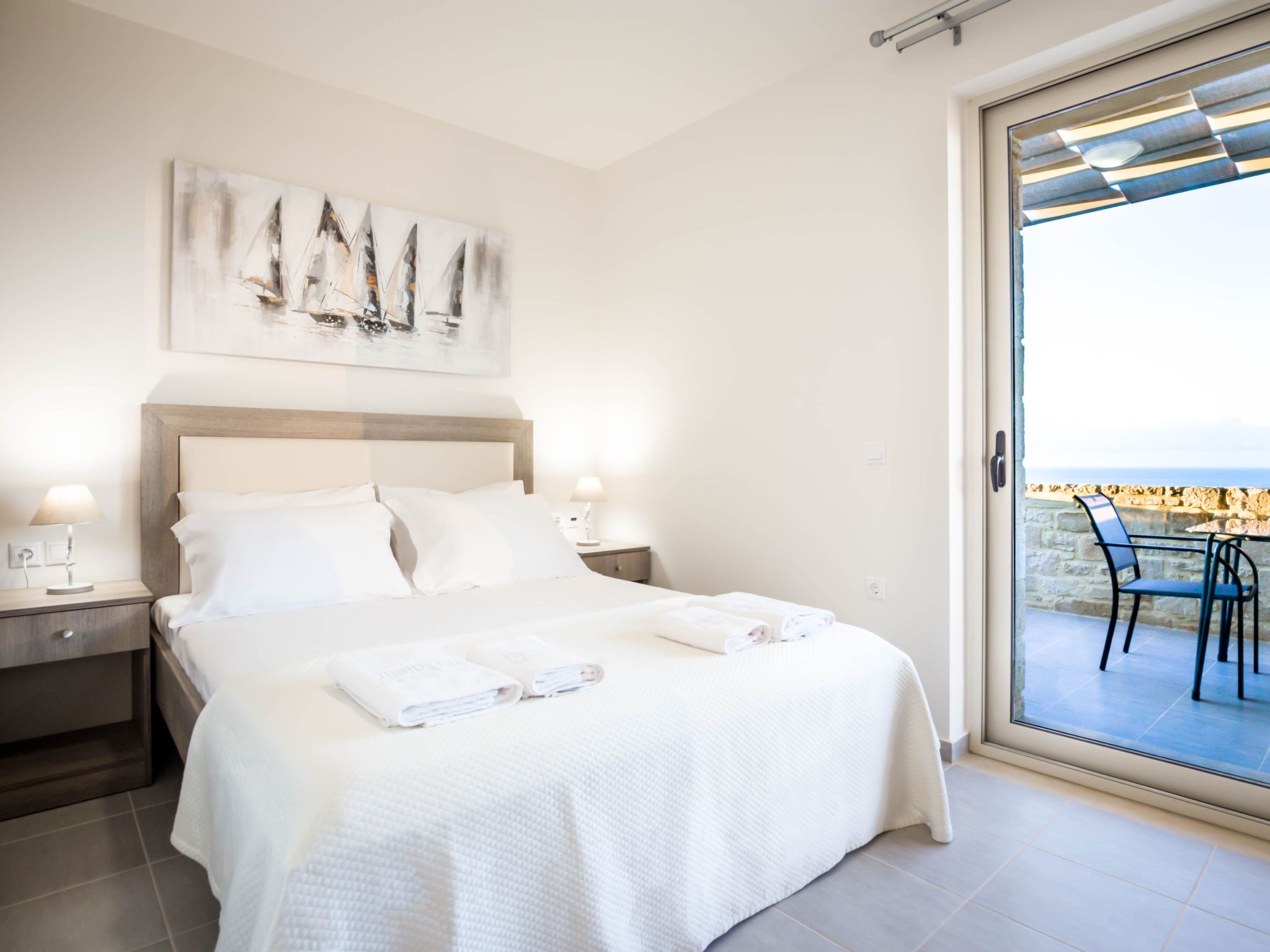 Elegante Villa an der Küste mit privatem Pool-Drinnen