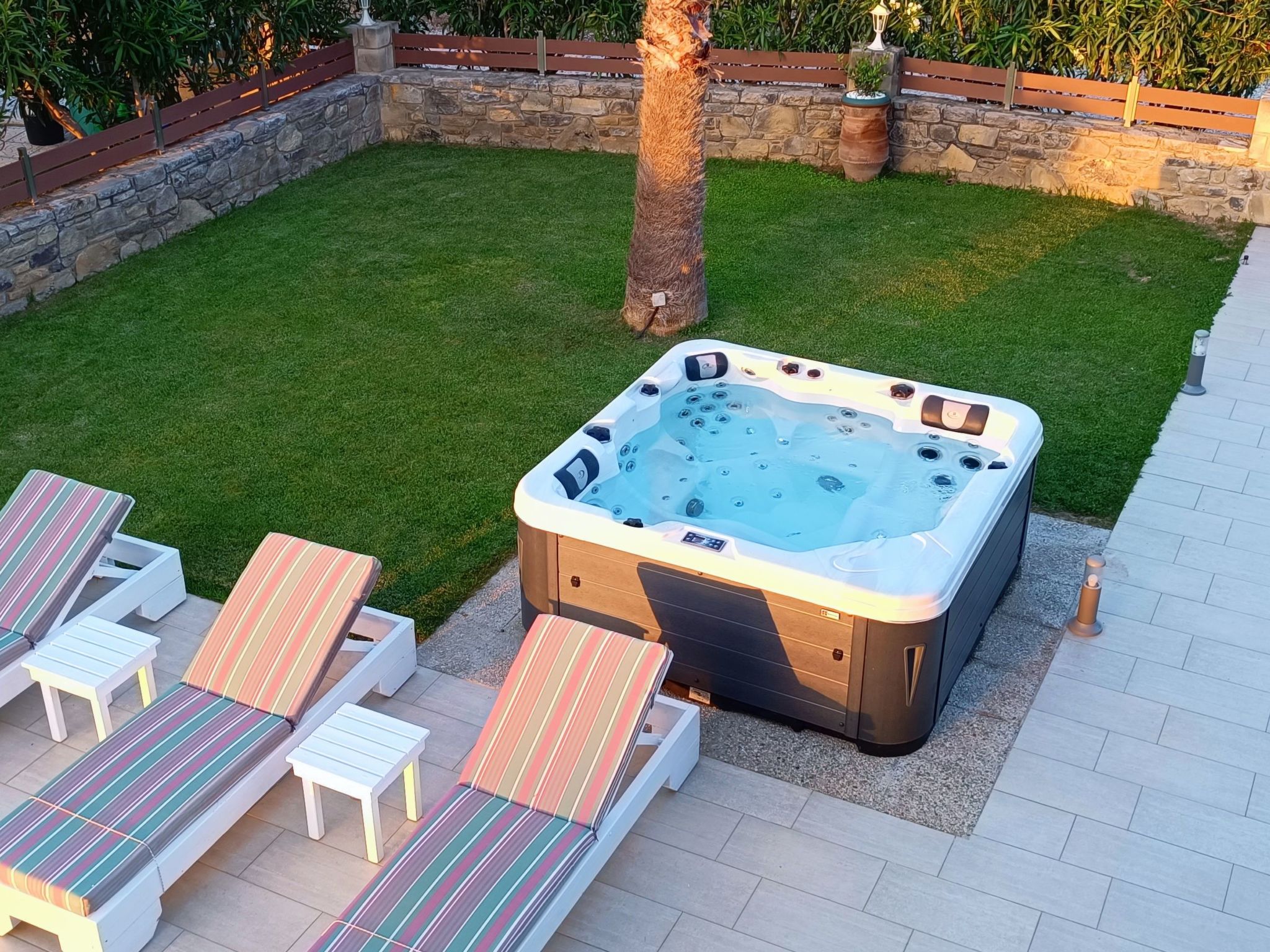 In Mithimna mit Privatem Pool-Draußen