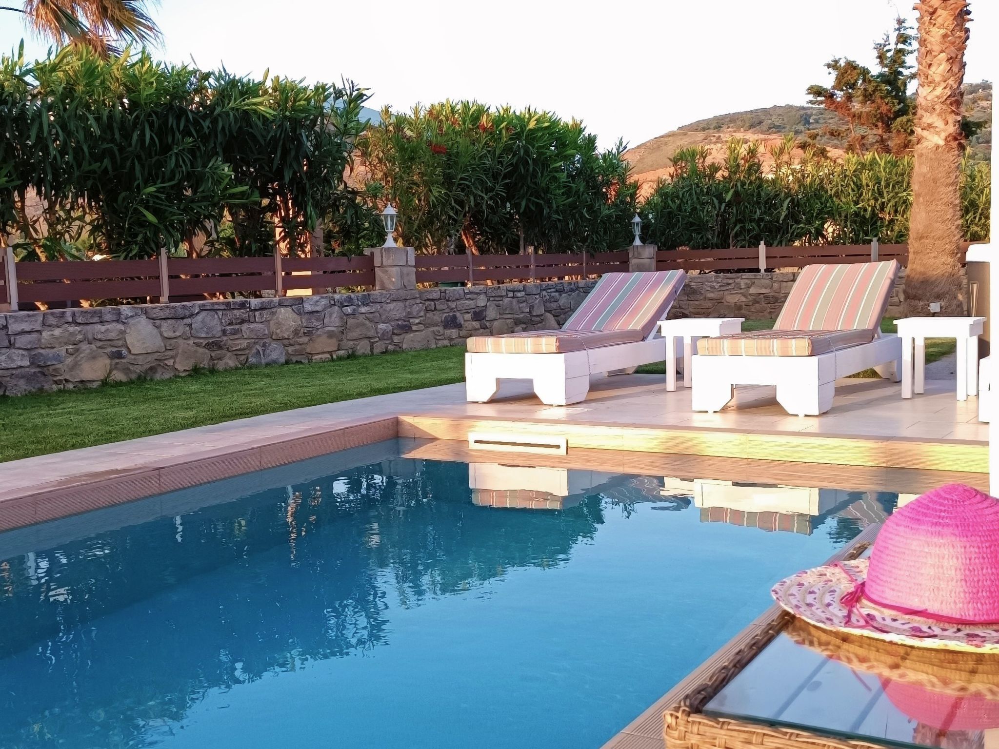 In Mithimna mit Privatem Pool-Draußen