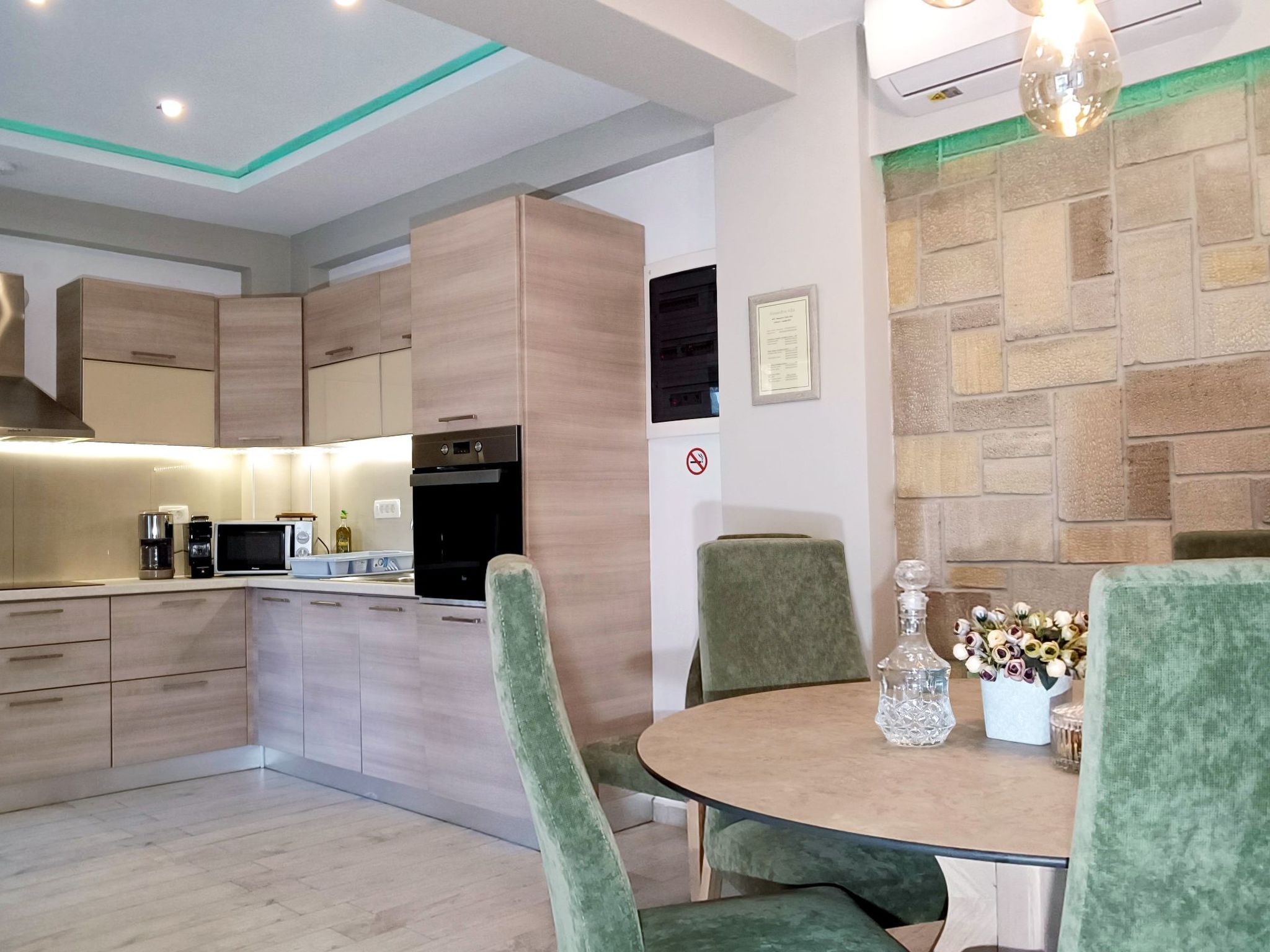 In Mithimna mit Privatem Pool-Drinnen