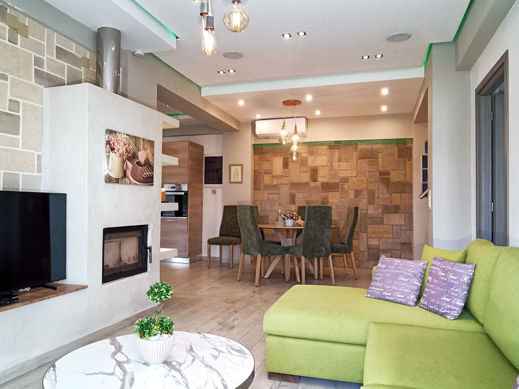 In Mithimna mit Privatem Pool-Drinnen