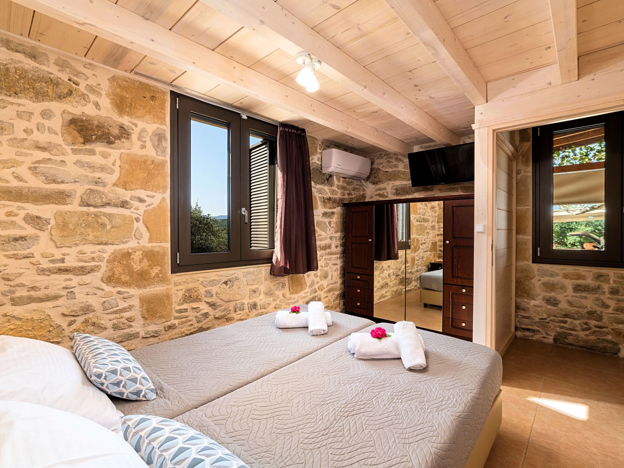 "Cretan Kera Villa"-Image-tags.info