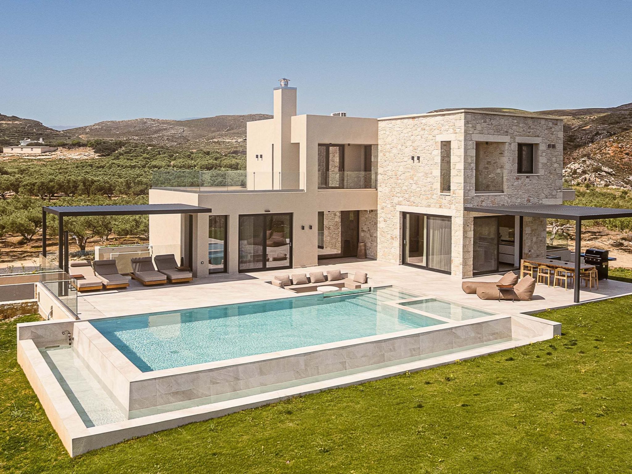 Rastoni Villa I 'Free' beheizter Pool, Panoramablick-Binnen