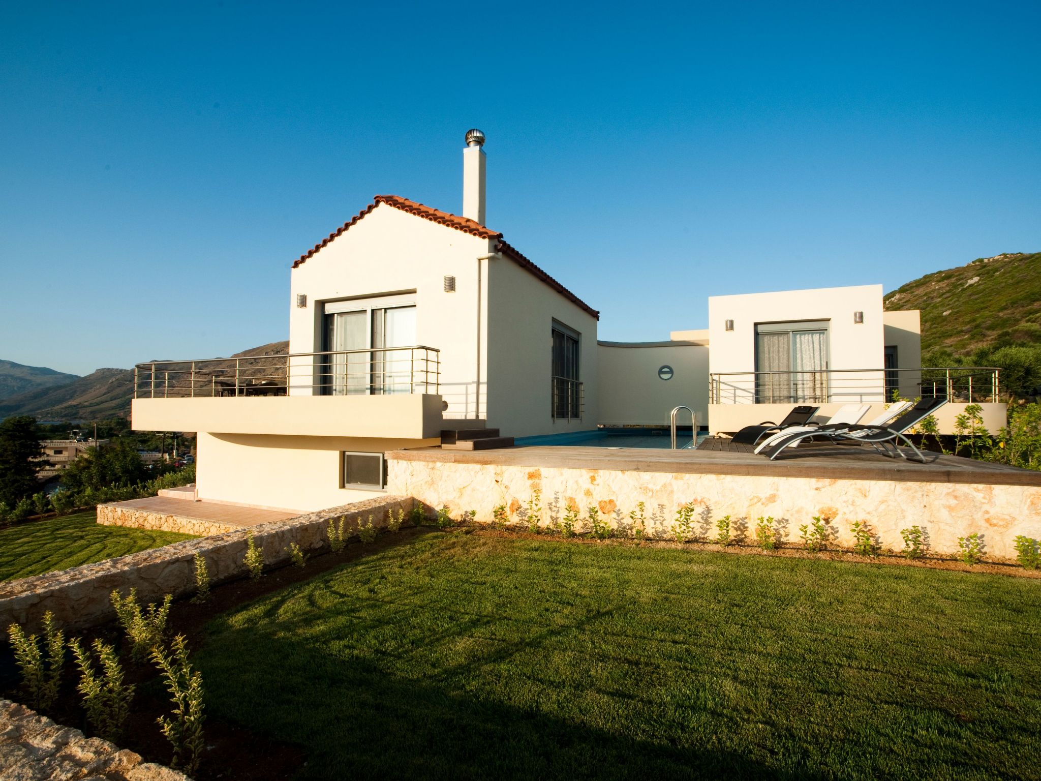 "Villa Pounentes" mit privatem Pool-Binnen