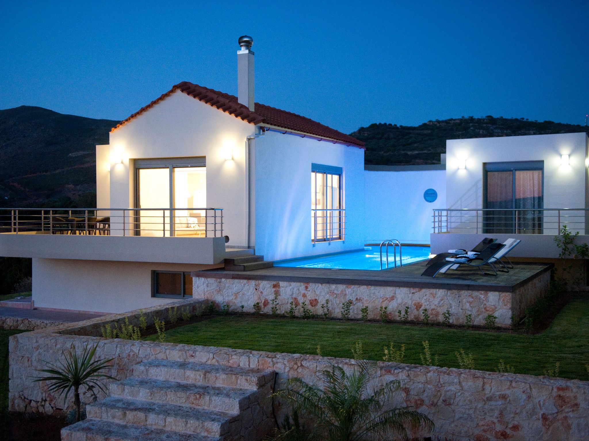 "Villa Pounentes" mit privatem Pool-Binnen