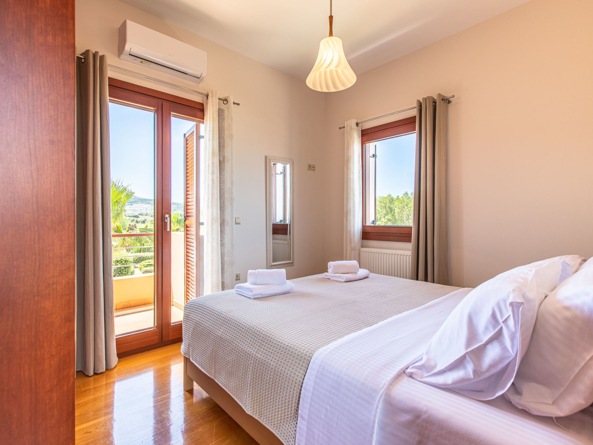 Cold Crest Haus-Image-tags.info