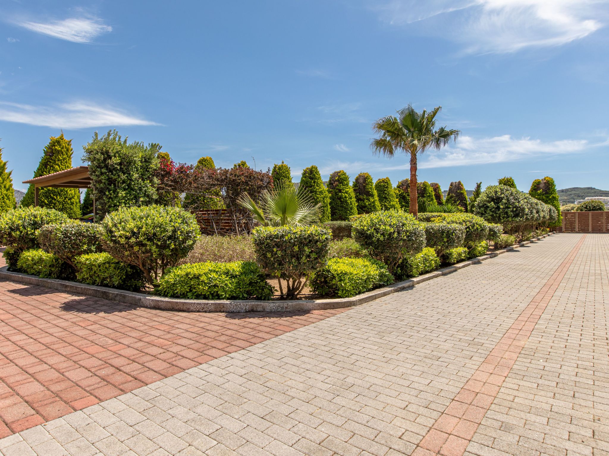 Cold Crest Haus-Image-tags.info