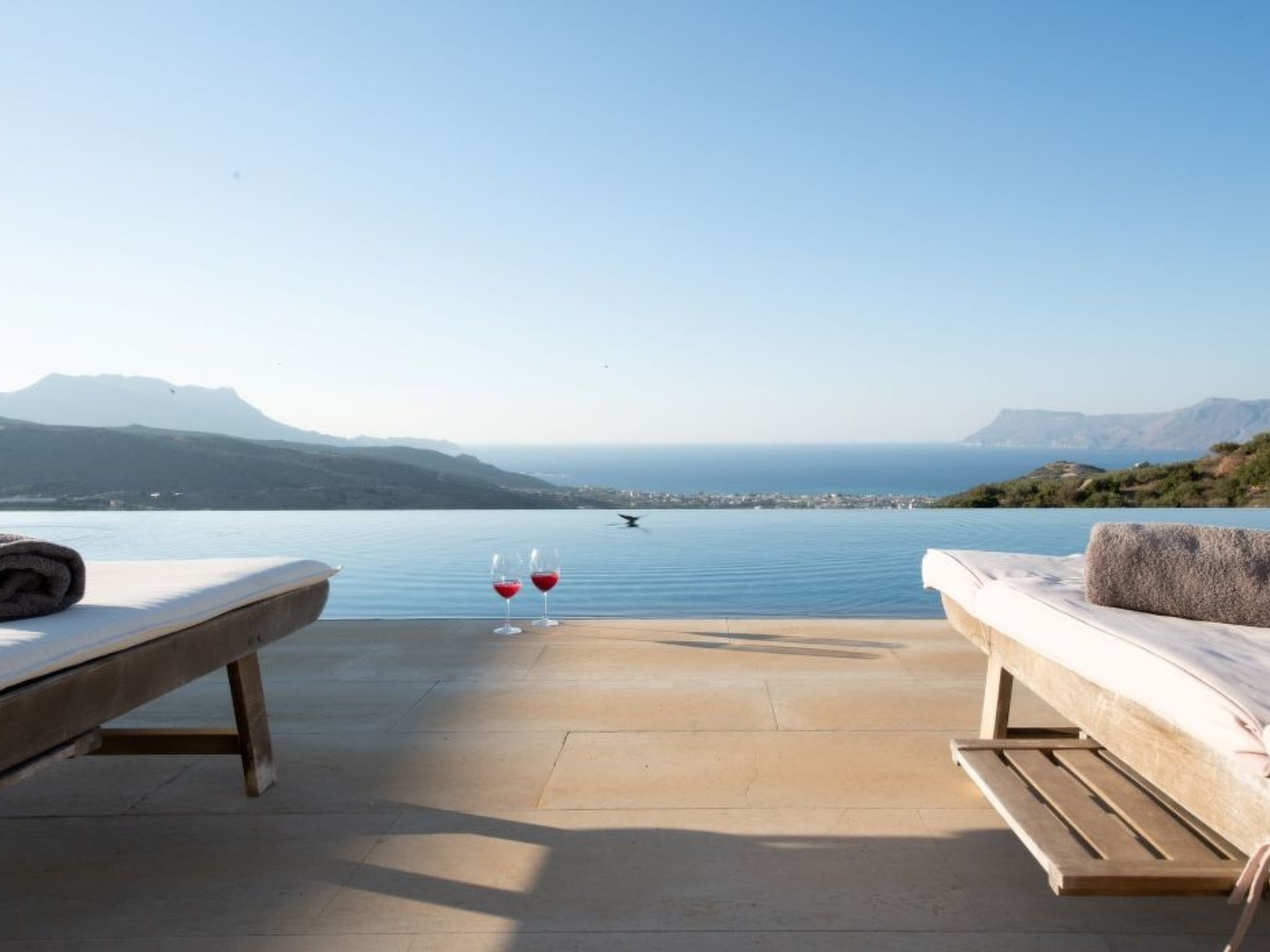 Neue einzigartige Villa mit atemberaubender Aussicht in Strandnähe