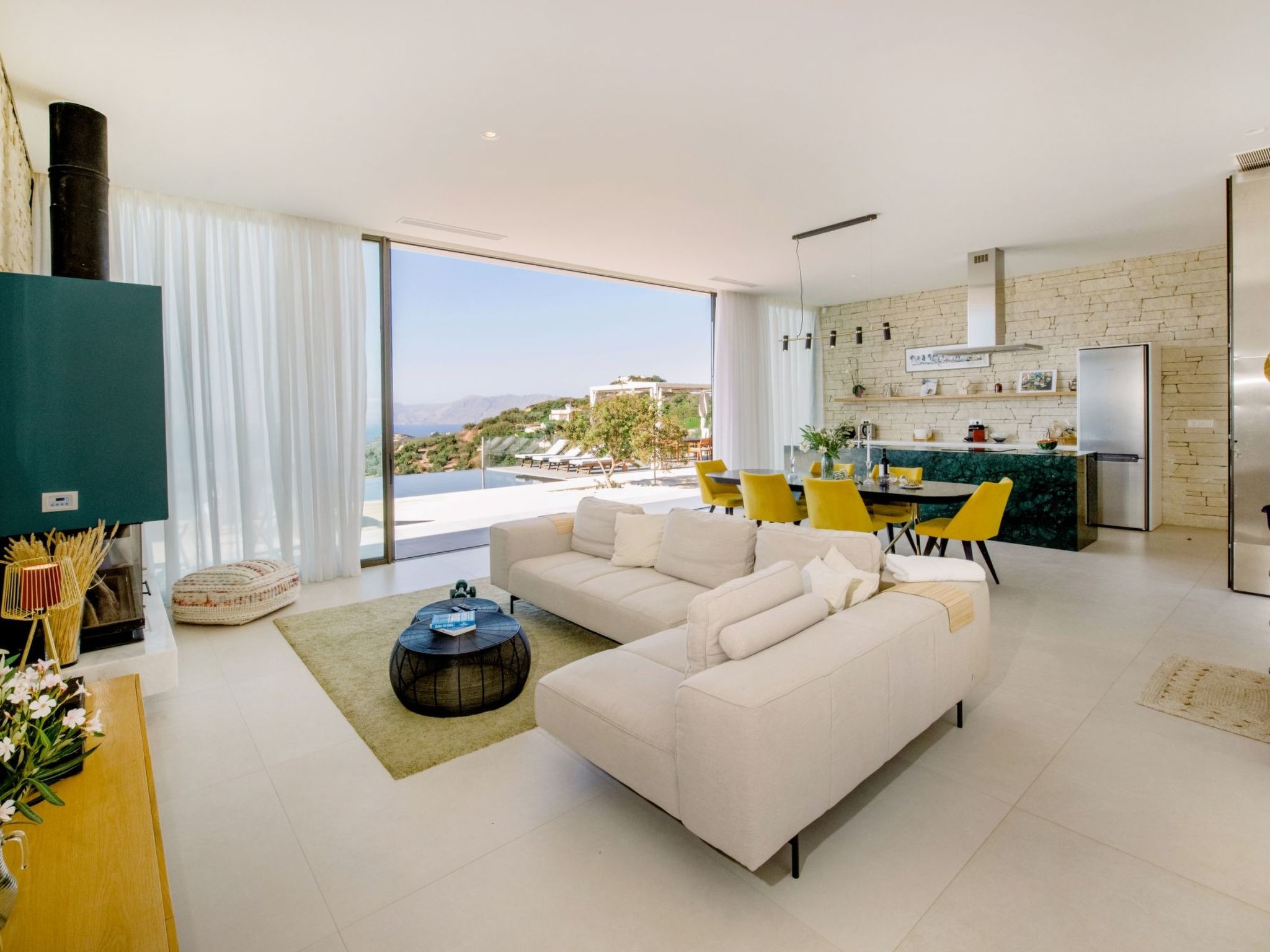 Neue einzigartige Villa mit atemberaubender Aussicht in Strandnähe