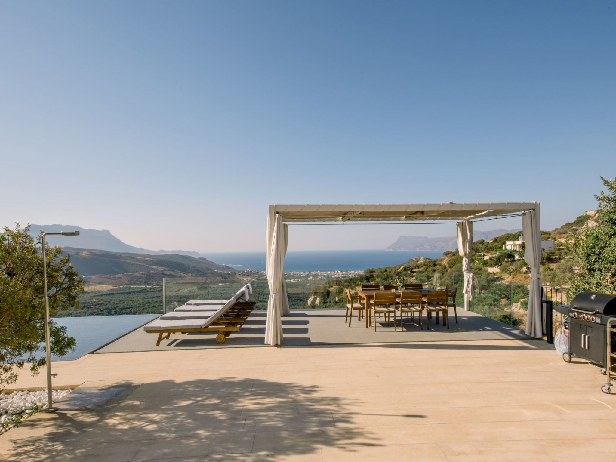 Neue einzigartige Villa mit atemberaubender Aussicht in Strandnähe-Image-tags.info