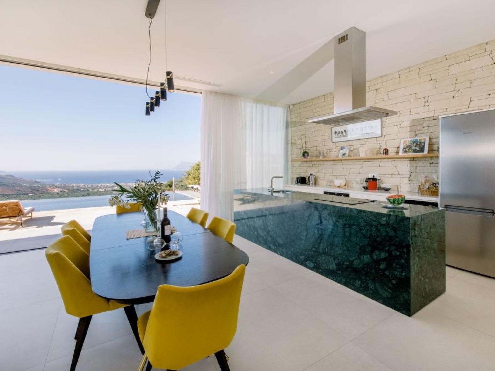 Neue einzigartige Villa mit atemberaubender Aussicht in Strandnähe-Drinnen