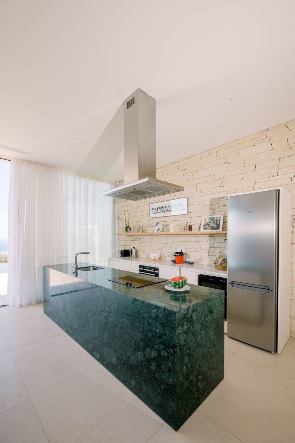 Neue einzigartige Villa mit atemberaubender Aussicht in Strandnähe-Drinnen