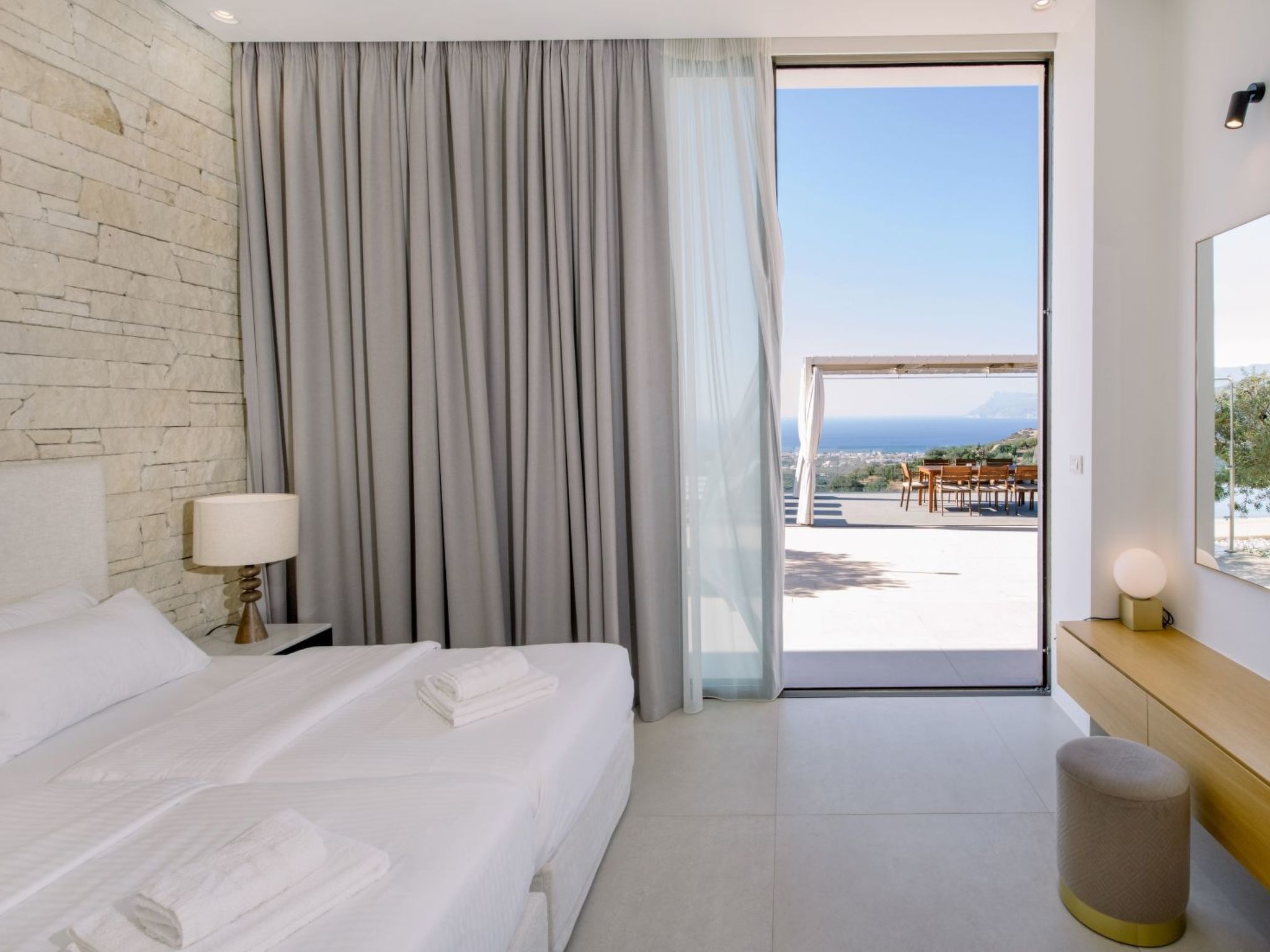 Neue einzigartige Villa mit atemberaubender Aussicht in Strandnähe-Image-tags.info