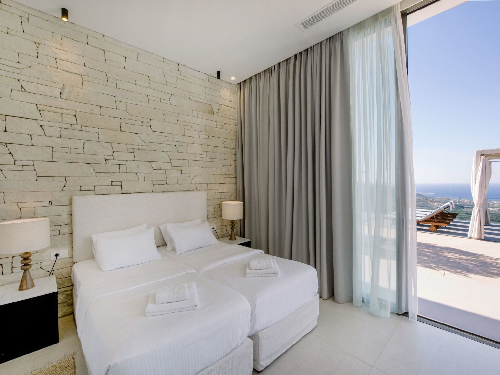 Neue einzigartige Villa mit atemberaubender Aussicht in Strandnähe-Image-tags.info