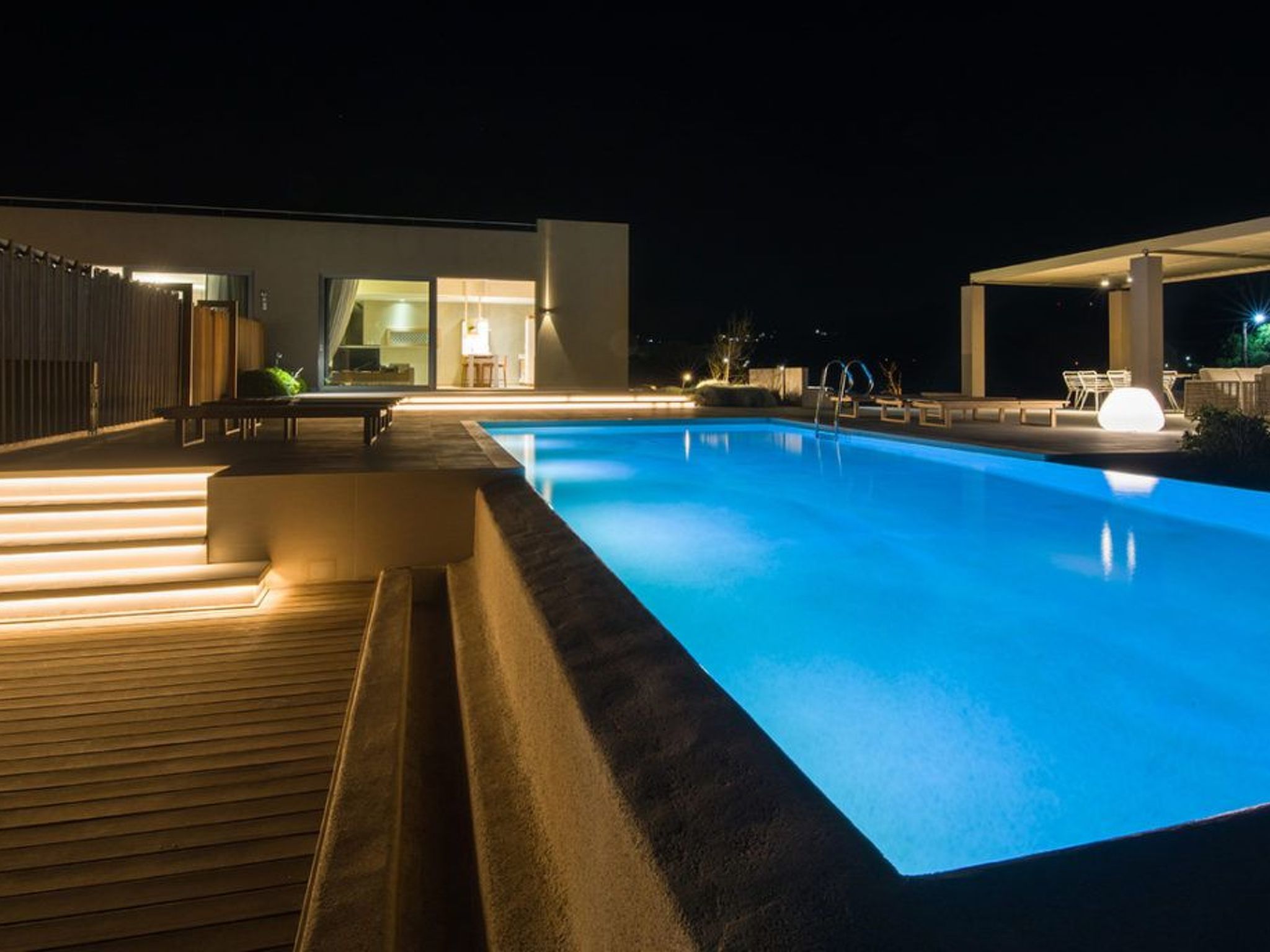 Youphoria Beachfront Estate-Binnen