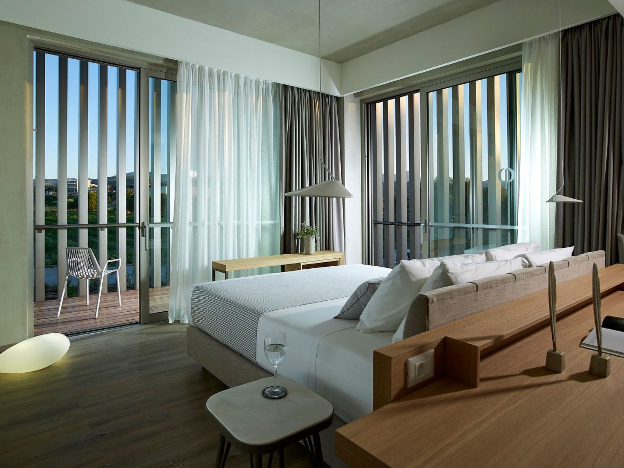 Youphoria Beachfront Estate-Binnen