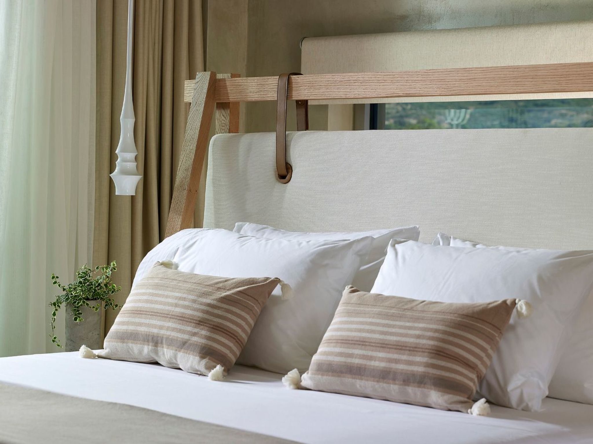 Youphoria Beachfront Estate-Binnen