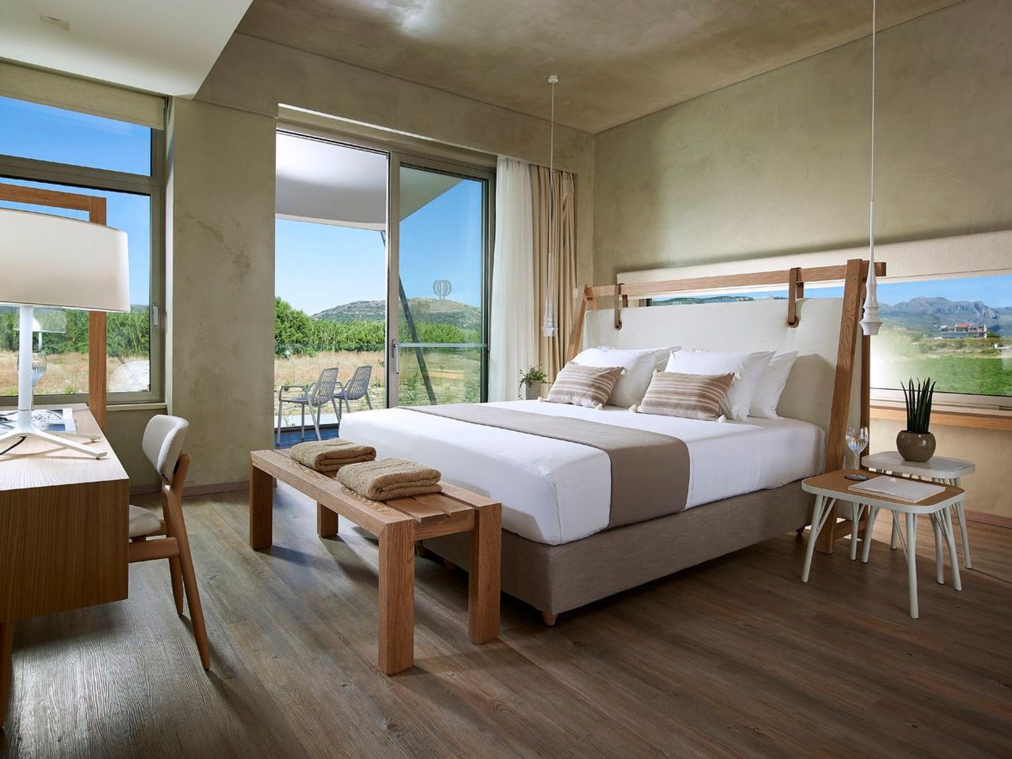 Youphoria Beachfront Estate-Binnen