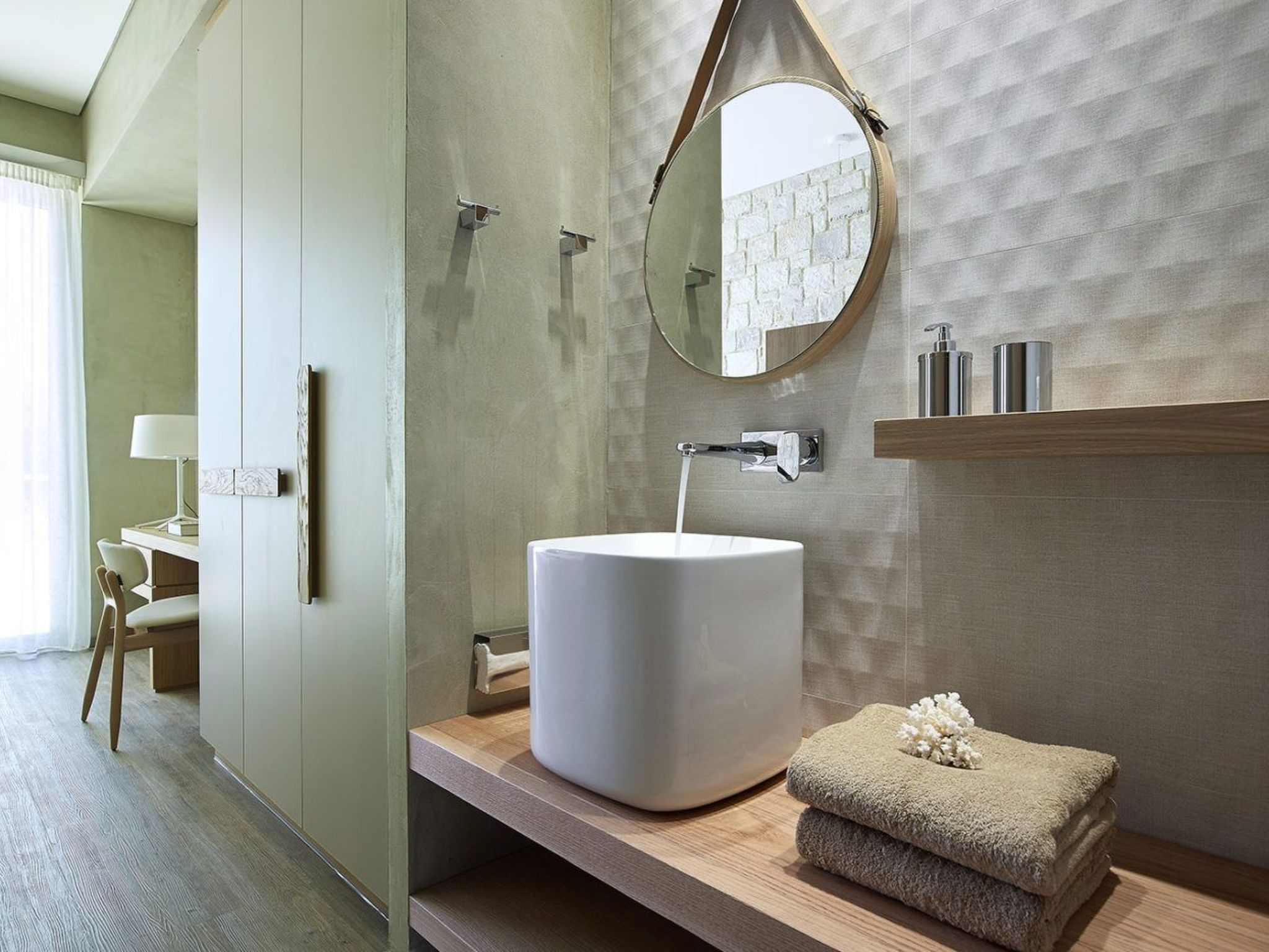 Youphoria Beachfront Estate-Binnen