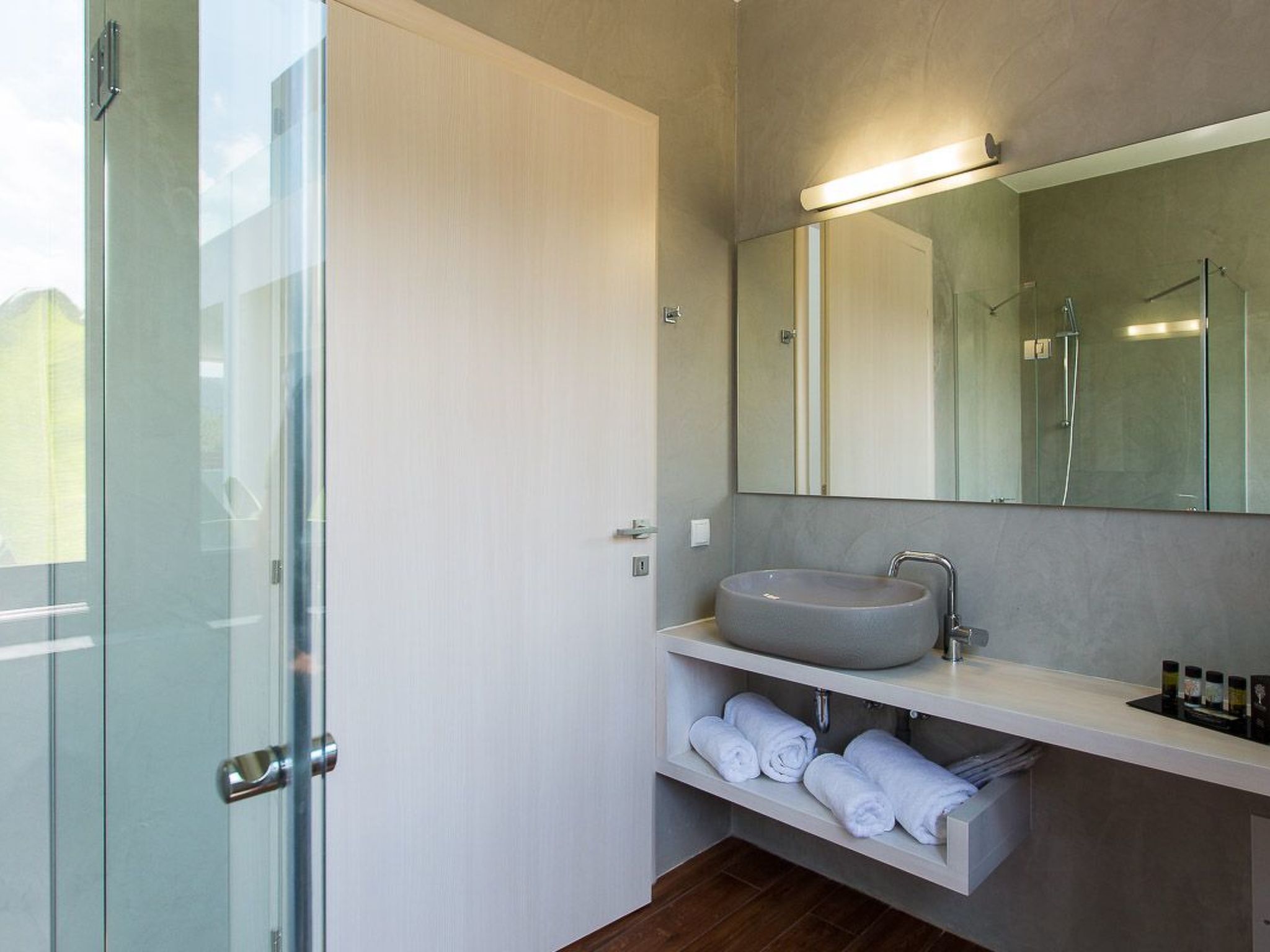 Vollständig freistehende Designervilla Vilana-Image-tags.info