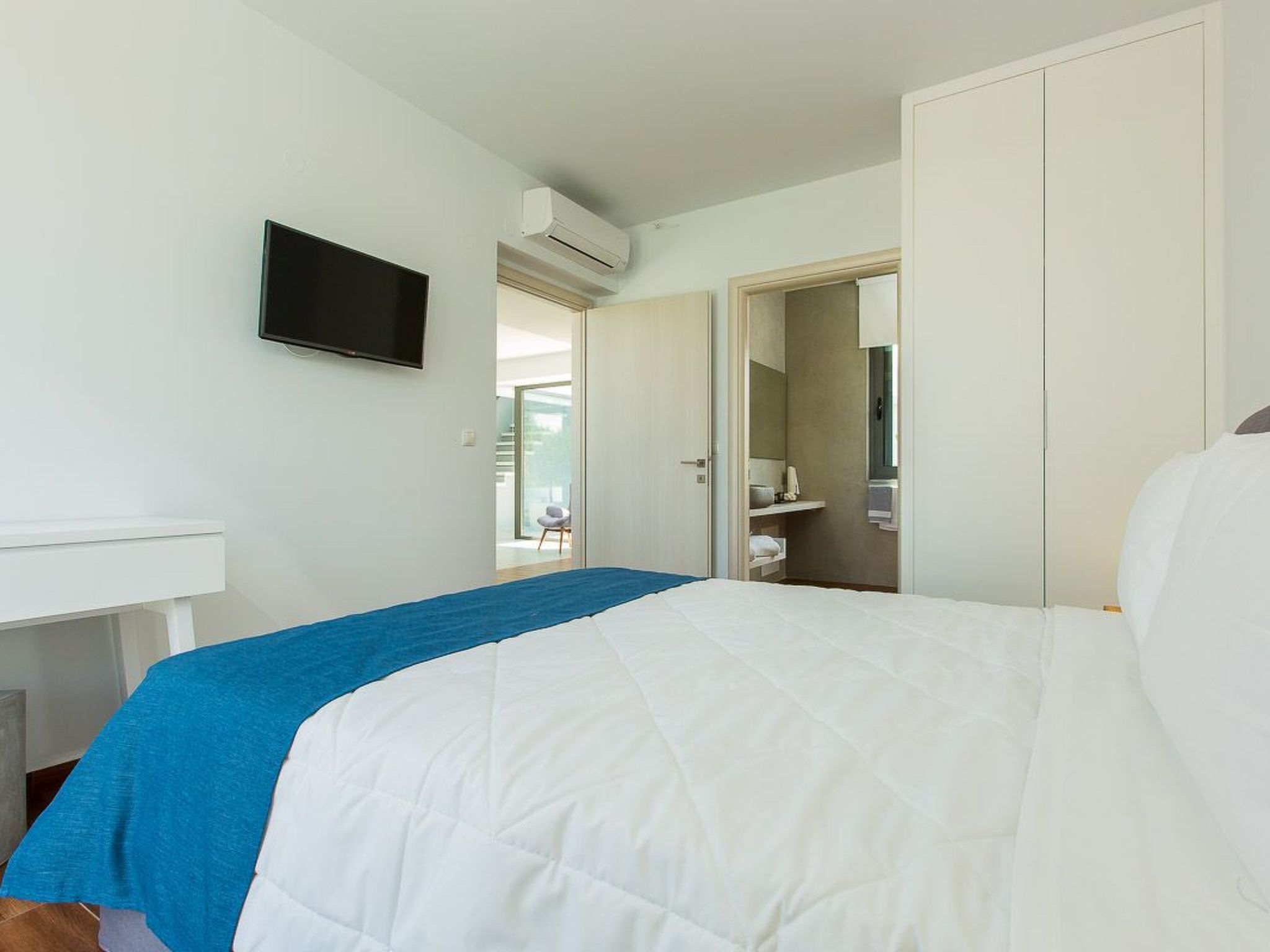 Vollständig freistehende Designervilla Vilana-Image-tags.info