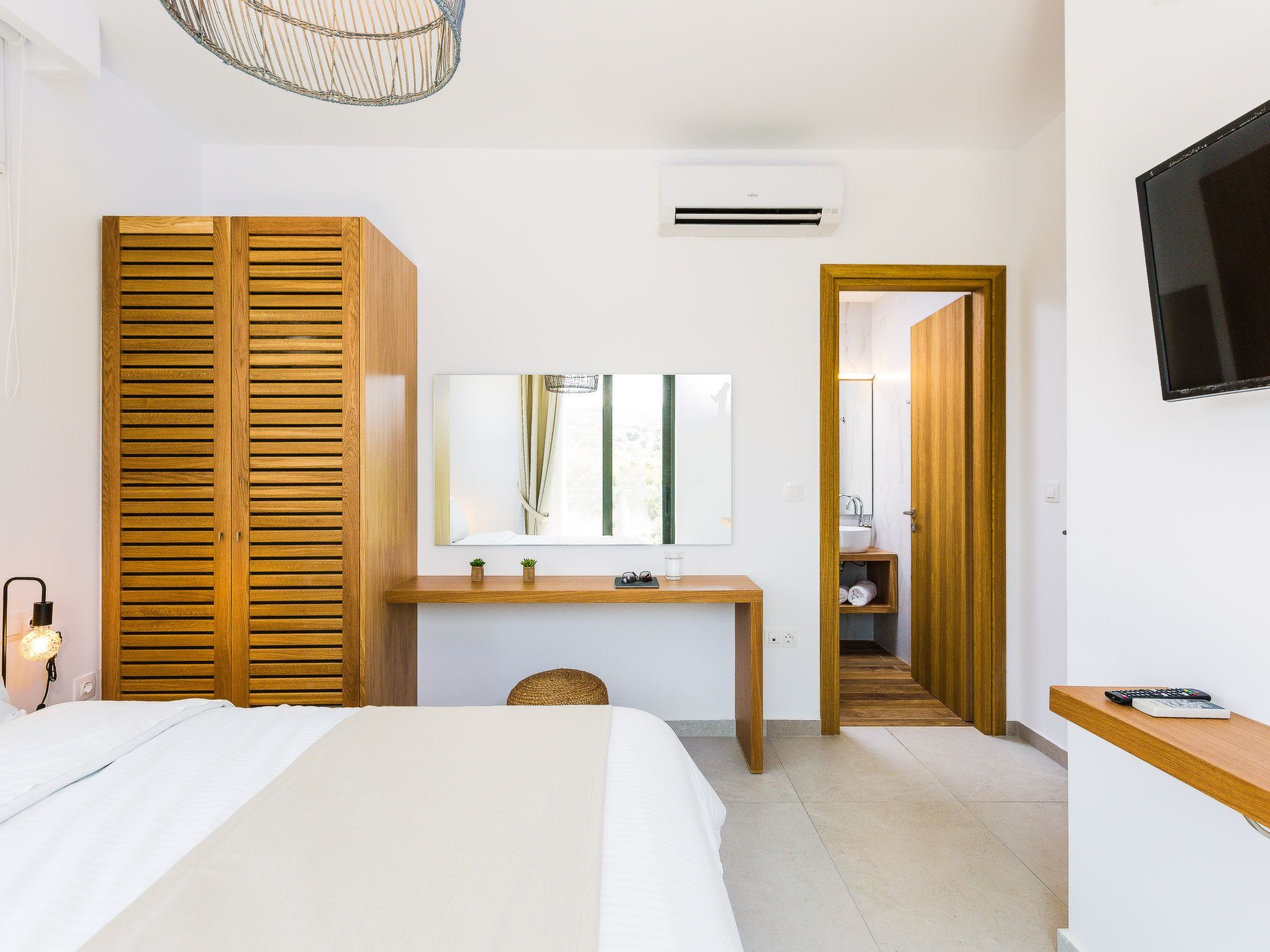 Elegante Villa mit beheiztem Pool und fantastischer Aussicht-Image-tags.info