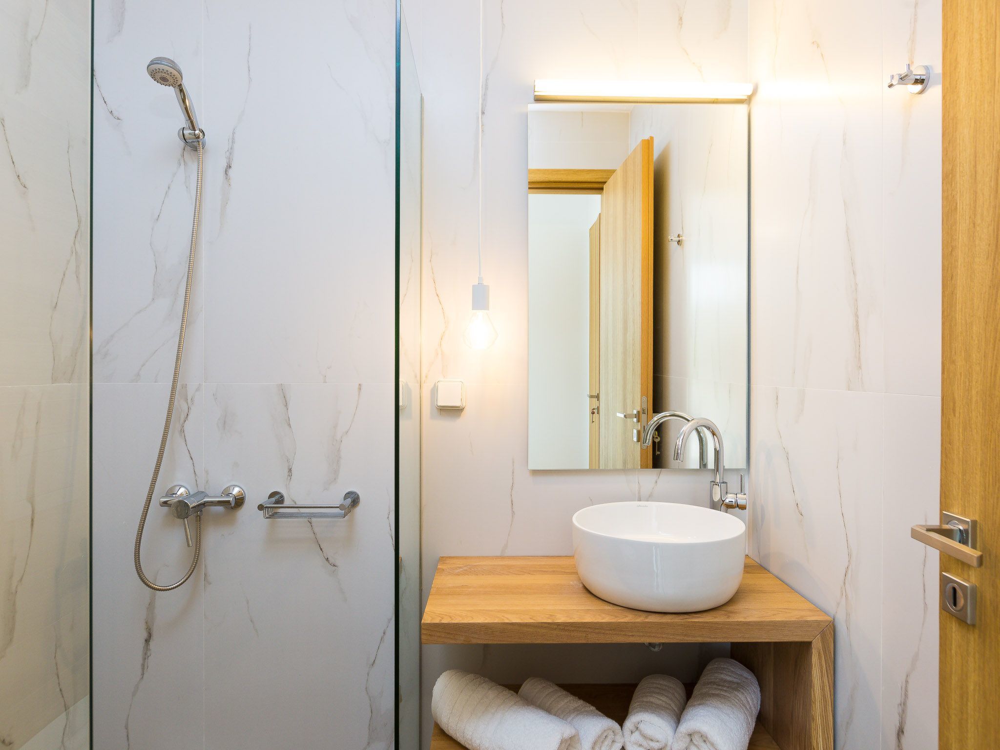 Elegante Villa mit beheiztem Pool und fantastischer Aussicht-Image-tags.info