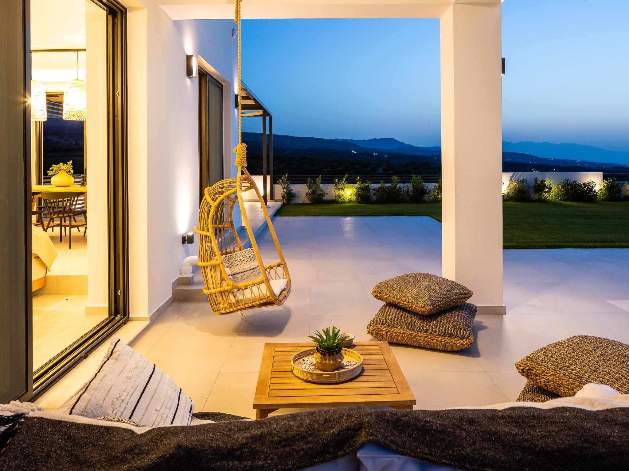 Elegante Villa mit beheiztem Pool und fantastischer Aussicht-Image-tags.info