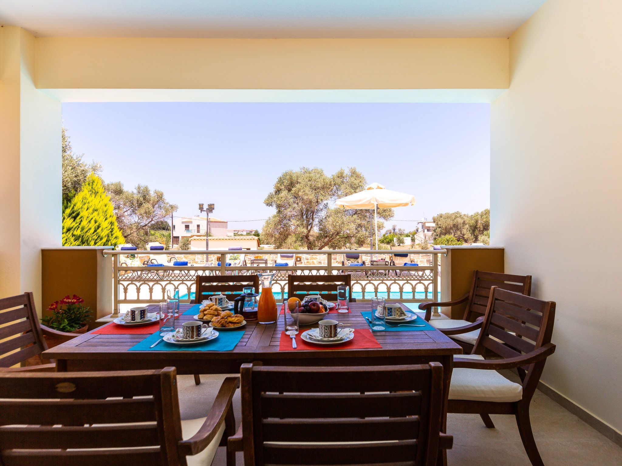 Familienvilla mit privatem Pool, Tischtennisplatte und Fußballtisch-Image-tags.info