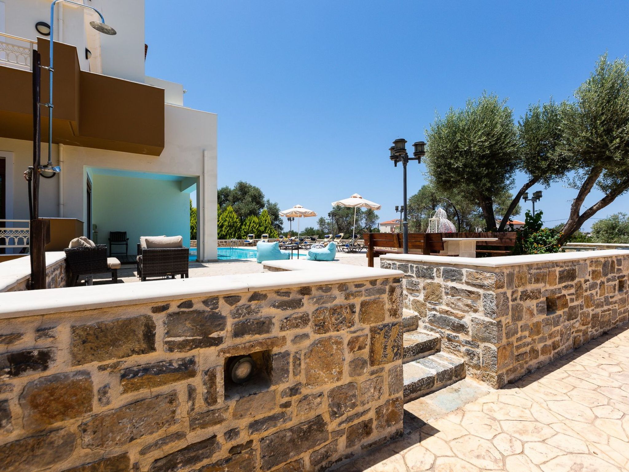 Familienvilla mit privatem Pool, Tischtennisplatte und Fußballtisch-Image-tags.info