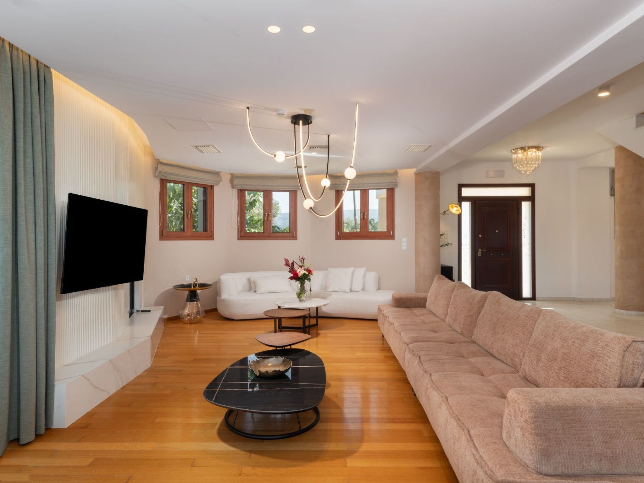 Familienvilla mit privatem Pool, Tischtennisplatte und Fußballtisch-Image-tags.info