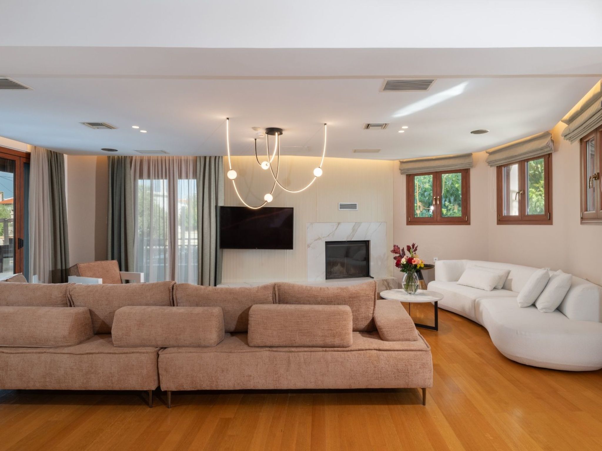 Familienvilla mit privatem Pool, Tischtennisplatte und Fußballtisch-Image-tags.info