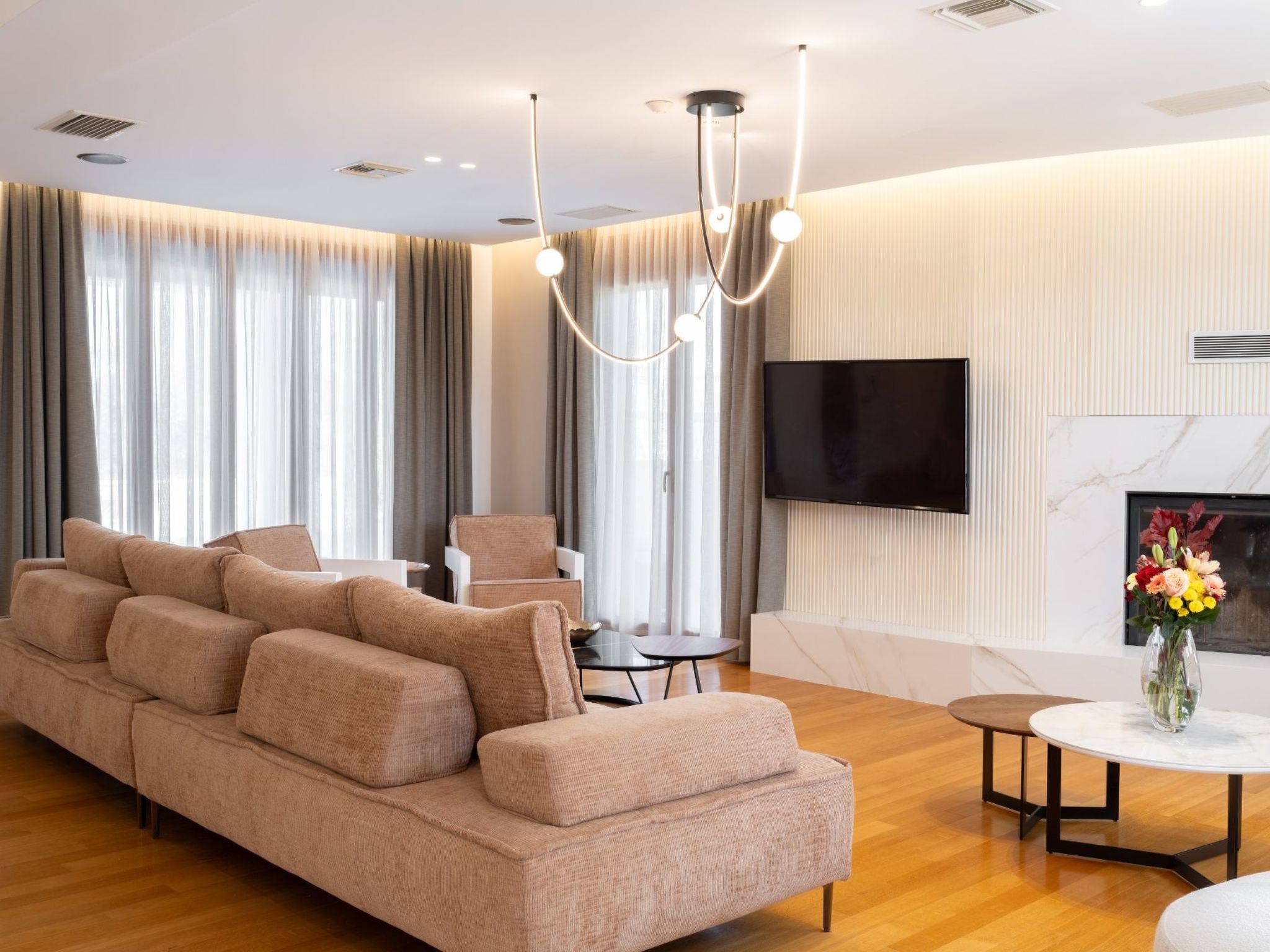 Familienvilla mit privatem Pool, Tischtennisplatte und Fußballtisch-Drinnen