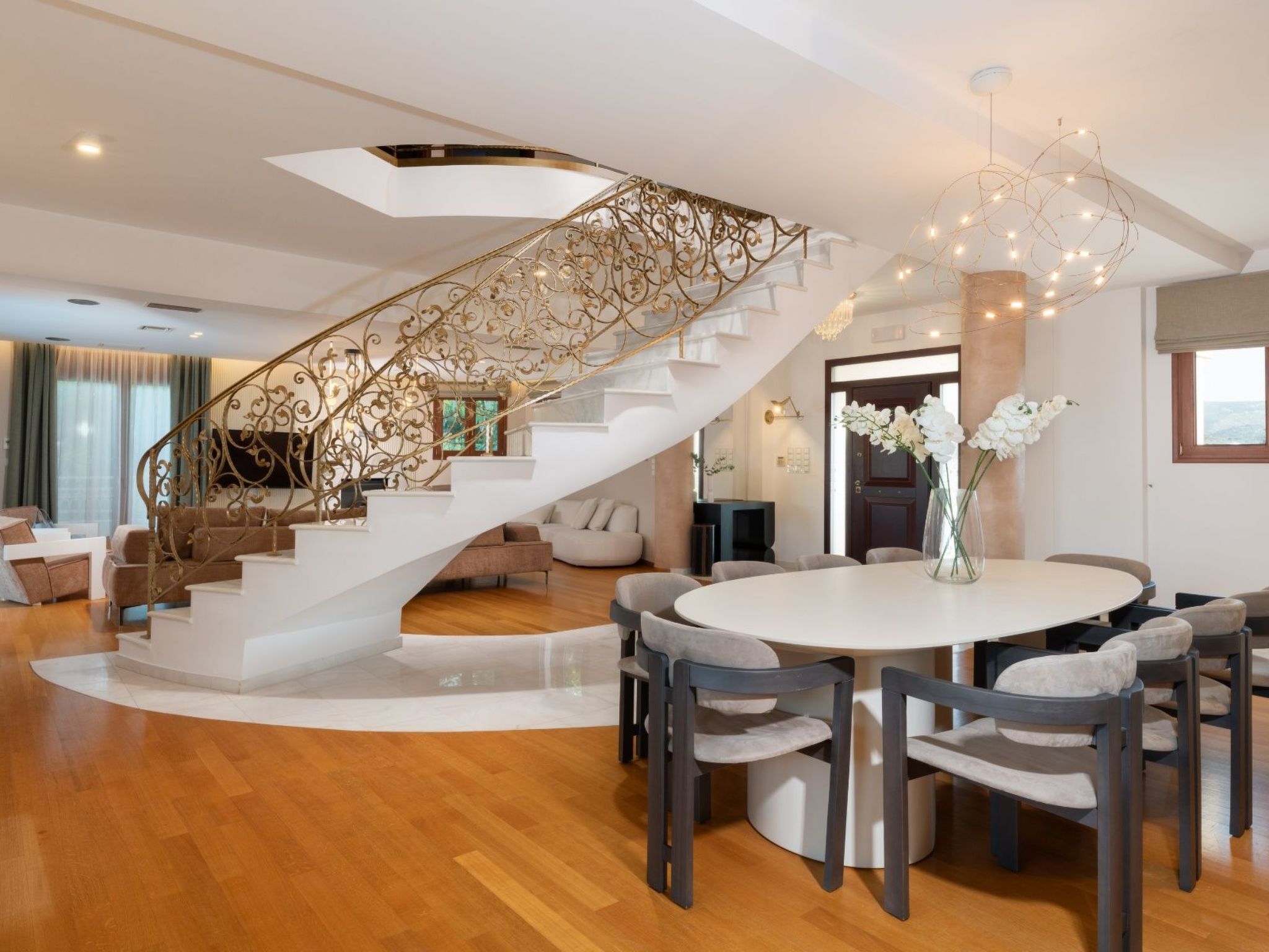 Familienvilla mit privatem Pool, Tischtennisplatte und Fußballtisch-Image-tags.info